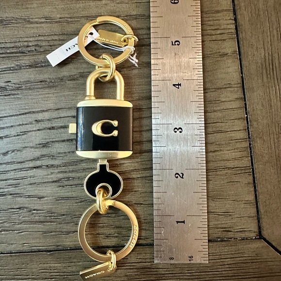 NWT COACH Lock And Key Ring Style C1679 Black And Gold - Picture 7 of 10